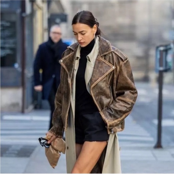 ISO - Picture 2 of 15